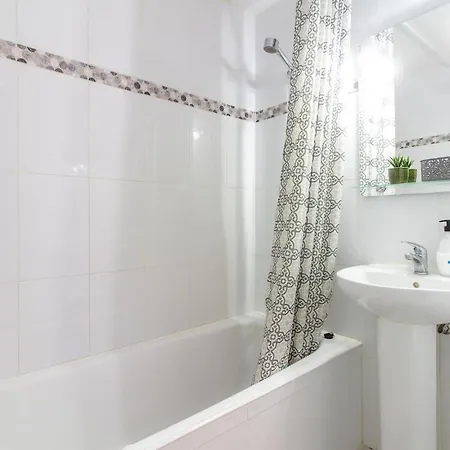 3 Bedroom Gorgeous In Holiday home